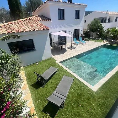 别墅 Provencale Avec Piscine A Debordement